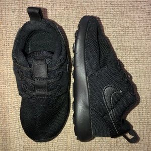 *2 for $50* Brand NEW 6c Nike - Black